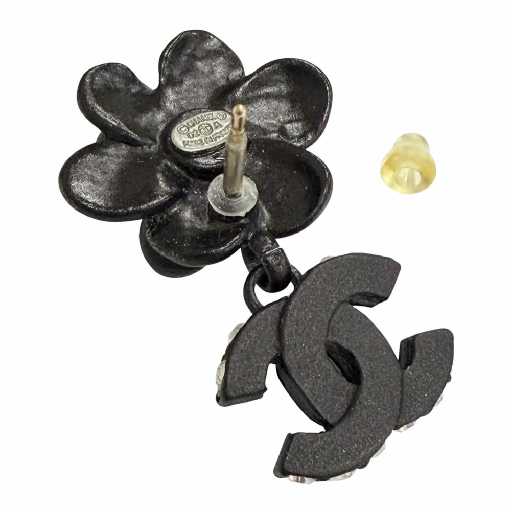 CHANEL Vintage Black Logo Earrings - Picture 5 of 7